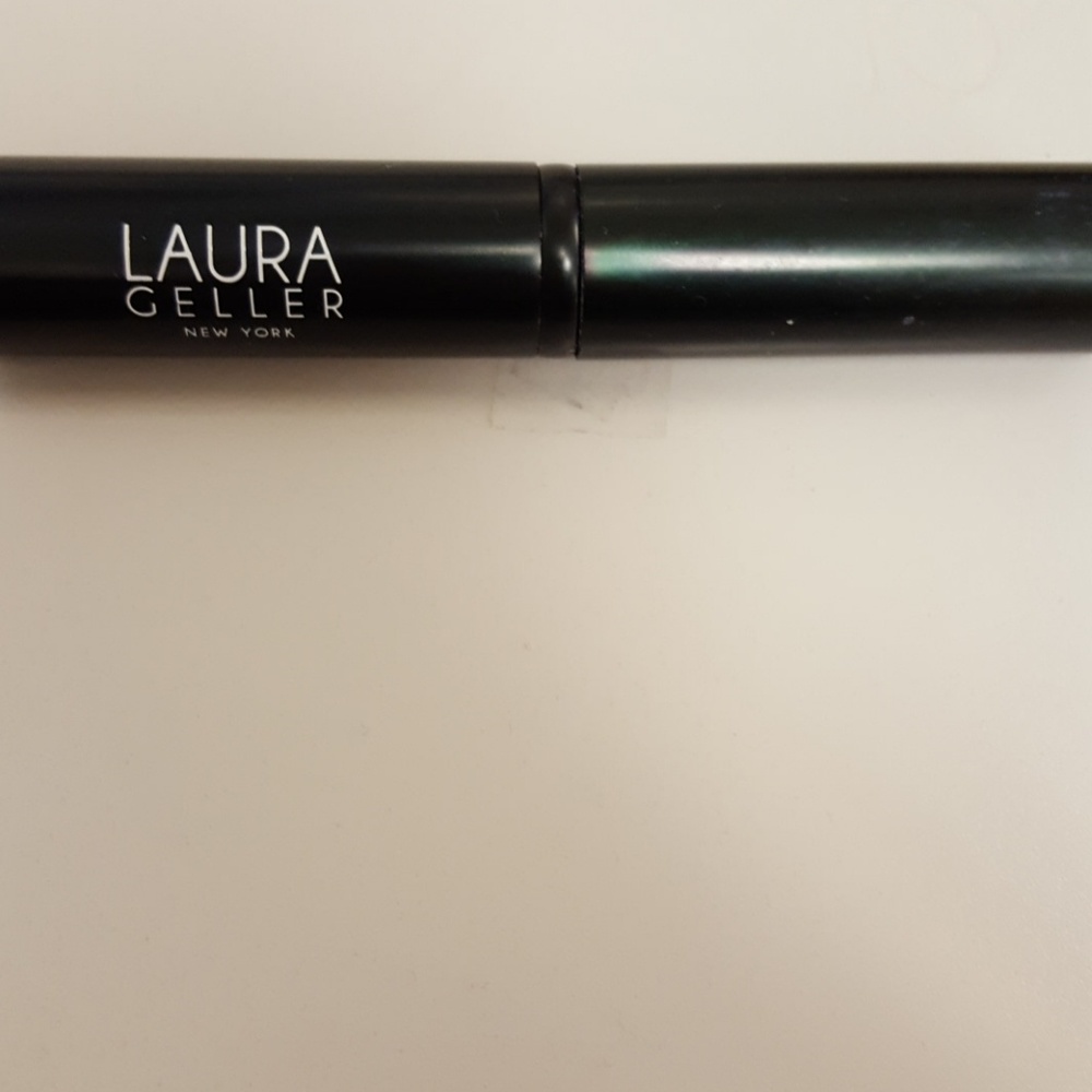 Retractable Powder Brush
